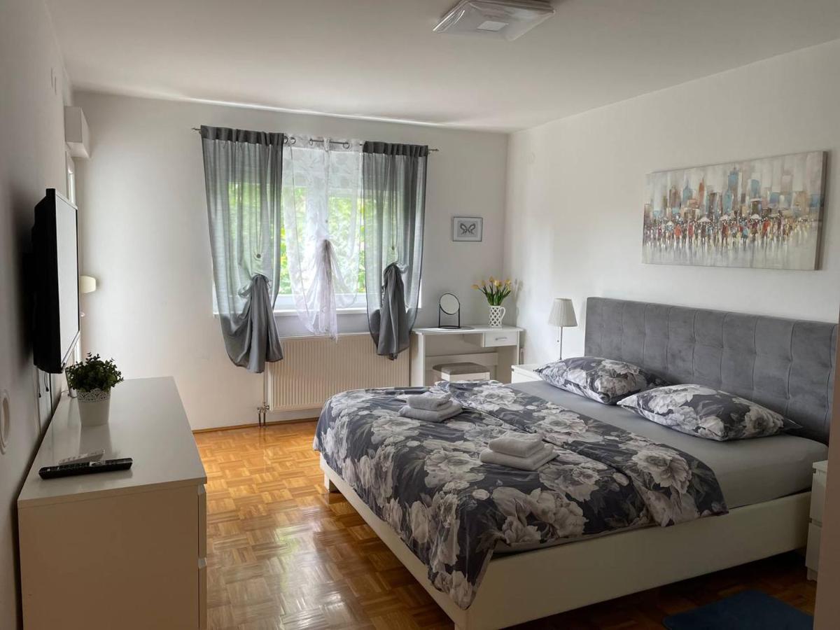 Dis Apartment Varaždin Exteriör bild